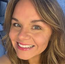 Humane skunk removal options for families near homes