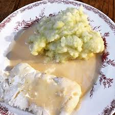 Filet De Cabillaud A La Biere Et Puree Pommes De Terre Poireau Cabillaud Poisson Biere Cuisinealabiere Cuisine Food Homemade Faitmais Food Cheese Dairy