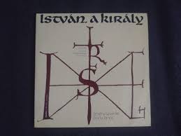Első bemutatója 1983 augusztusában volt, budapesten, a városligeti szánkózódombon, ami ekkor kapta a királydomb nevet és ma már. Istvan A Kiraly Rockopera 1983 Vinylhungary
