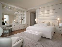 Nggak selamanya dekorasi kamar monokrom harus terlihat kaku tanpa sentuhan elemen lainnya. Tips And Trick Desain Kamar Tidur Mewah Dan Elegan Dekorkamar Com