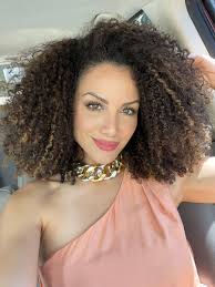 Ashley Beth (@AshleyBethPerez)