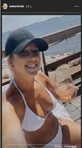 Dries mertens' wife kat kerkhofs about fans in italy. Wauw Kat Kerkhofs Toont Haar Sexy Figuurtje In Witte Bikini Voetbal24 Voetbalnieuws