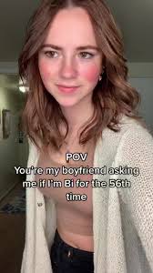 All I wants’ a girl with tats😫