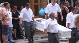 May 15, 2006 · furkó kálmánék ezüstéremmel térhetnek haza a világkupáról varga balázs email protected a győri szabó bence és a szolnoki furkó kálmán alkotta könnyűsúlyú kettes szombaton ezüstérmet szerzett az evezősök olaszországi világkupaversenyén. Muncheni Verengzes Osszeomlott Lelott Fia Temetesen Az Edesanya Borsonline