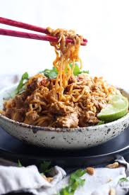This Easy Pork Ramen Noodle Recipe Is An Easy 30 Minute Meal Homemade Flavor Packed Sauce With Pork Tenderloin In 2020 Easy Pork Pork Ramen Pork Ramen Noodles Recipe