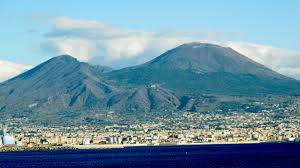 Monte Vesúvio e a cidade de Pompeia