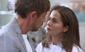 Danna García revela el secreto detrás de la química entre Rebeca y Camilo en Hermanas, un amor compartido