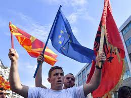 Het inwonersaantal groeit traag en telt 2,1 miljoen (2021). Navo Verwelkomt Noord Macedonie Als Dertigste Lid Nos