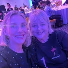 Lisa Sheehy's Instagram, Twitter & Facebook