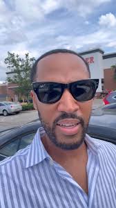 Local 12 very generously put us up in a hotel 0.3 miles from the station  last night—so we thought the best way to get to work today was to WALK!  ⛄️🥶❄️ |