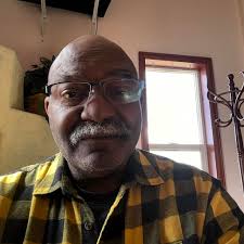 Public gym near Alamosa with steam room?