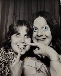 Ron Munns's Instagram, Twitter & Facebook