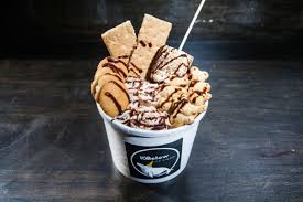How Social Media Has Made Nyc S Ice Cream Scene More Innovative Than Ever Ice Cream Business Food Food Cravings