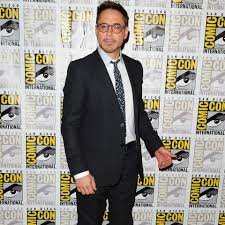 Downey made his screen debut at the age of 5 when he appeared in one of his father's films, pound (1970), and has worked consistently in film and television ever since. Robert Downey Jr Starportrat News Bilder Gala De