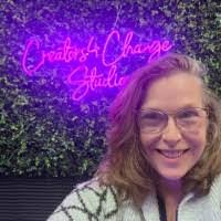 Amelia Lowery's Instagram, Twitter & Facebook