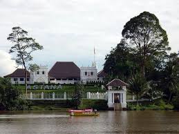 Astana Is A Palace In Kuching On The North Bank Of The Sarawak River Opposite The Waterfront It Is The Official Residence Of The Yang D Sarawak Kuching Borneo