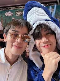 picture of them together a couple 🤭 #gmmtvouting2025