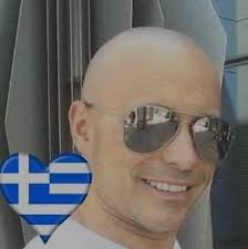 Η υπομονή και η επιμονή έχουν μια μαγική δύναμη μπροστά στην οποία οι  δυσκολίες εξαφανίζονται και τα εμπόδια διαλύονται.🙂❤️