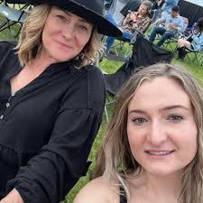 Reasonable ways to improve laundromat experience