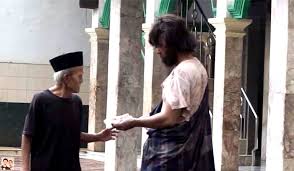 Orang gila dalam mimpi mewakili apa yang selalu ingin kamu lakukan tetapi kamu takut akan apa yang akan orang lain katakan. Arti Mimpi Orang Gila Bertanda Buruk Untuk Anda Menurut Primbon