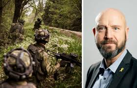 Försvarsmakten är den myndighet som ansvarar för sveriges försvar i händelse av krig, att hävda landets vidare intressen, bistå med fredsbevarande insatser och humanitär hjälp. Forsvarsmakten Maste Vaga Stalla Krav Frivarld