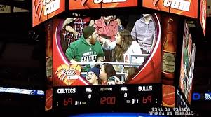 Последние твиты от kisspng (@kisspng_inc). Kiss Cam Captures Couple S Hilarious Cell Phone Fight