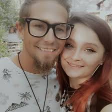 hi!! i'm looking to pick up a second job. something with pretty flexible  hours? anyone know of anything? i'm in college and need some extra money.