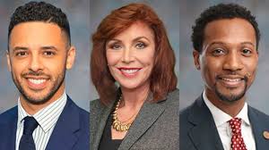 Broward school board members delay vote