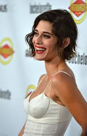 'after mean girls, i didn't work again until i dyed my hair blonde and got a spray tan' as she takes a rare starring role in starz and amazon's 'castle rock', the 'mean. More Pics Of Lizzy Caplan Messy Updo Short Hair Styles Messy Updo Hair Envy