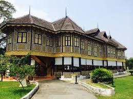 Wenn sie auf tripadvisor buchen, können sie bis zu 24 stunden vor beginn der tour. Istana Kenangan Known As The Royal Museum Of Perak But It Is Not Really A Museum Perak Royal Museum Kuala Kangsar Traveller Reviews Tripadvisor