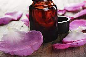 Rose è uno dei migliori olio essenziale per. Olio Essenziale Di Rosa Proprieta E Uso Alimentare Naturopataonline