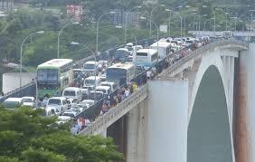 El presidente de brasil, jair bolsonaro, y su homólogo paraguayo, mario abdo, acordaron este mandatarios de paraguay y brasil acuerdan abrir las fronteras antes del 15 de. Paraguay Aprobo El Protocolo Para La Reapertura Gradual De La Frontera Con Brasil Economis