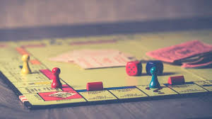 En diciembre ve a titter.es para jugar a los juegos navideños más divertidos. 5 Juegos De Mesa Para Jugar En Navidad En Familia