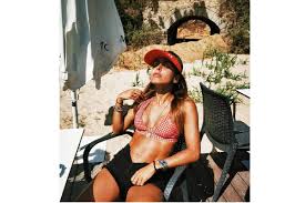 Check spelling or type a new query. Corpo Ao Sol Fas Perguntam A Carolina Patrocinio Se Esta Gravida