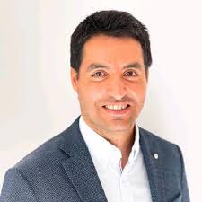 Ich habe einen neuen Job und arbeite jetzt als Director