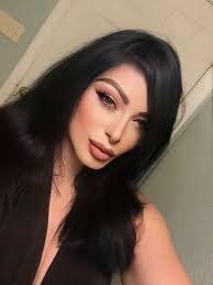 Mary Macera's Instagram, Twitter & Facebook