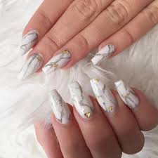 Prêtons une attention particulière à l'ongle en gel hiver ! Ongle D Ete Les Meilleures Idees A Arborer Pendant La Saison Estivale