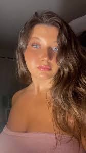 Emma Vicencio's Instagram, Twitter & Facebook