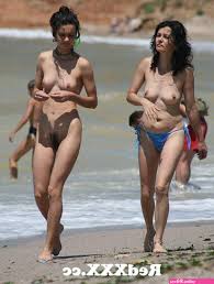 mother daughter beach desi fakes xxx - Sexy photos