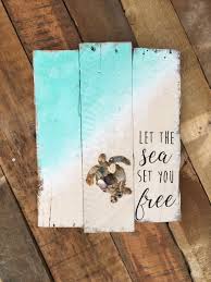 Let The Sea Set You Free Pallet Sign From My Etsy Shop Https Www Etsy Com Listing 610648331 Beach Decor Be Diy Beach Decor Beach Theme Decor Beach Room Decor