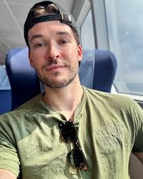 Austin Hammer's Instagram, Twitter & Facebook