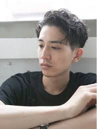 2021年冬 メンズ オールバックの髪型 ヘアアレンジ 人気順 ホットペッパービューティー ヘアスタイル ヘアカタログ 2021 メンズ パーマ ビジネス メンズ ショート パーマ メンズ ヘアスタイル