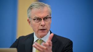 Mc pipokinha pelada em show she s a attractive MILFY gem