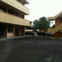 Kolej vokasional adalah satu institusi yang menawarkan aliran vokasional dan juga latihan kemahiran. Batu Lanchang Vocational College 1 Tip