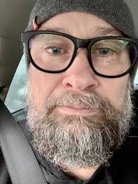 david squire (@desqie)