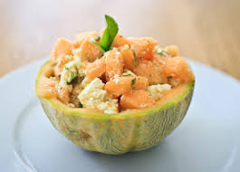 Recette De La Salade De Melon A La Feta Et Au Basilic Pratique Fr Recette Salade Melon Salade Melon Feta Salade