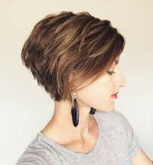 The messy look works very well on this model. 20 Cute Messy Hairstyles For Short Hair Entertainmentmesh