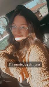 Amelia Burris's Instagram, Twitter & Facebook