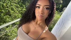 Hii I'm Izzy an upcoming commercial model, I am based in Manchester, I need  help building my portfolio, so if any photographers would like to team up  and work together (TFP) just give me a message