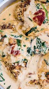 Creamy Tuscan Chicken Is Made In One Pan In Just 30 Minutes Made With Flavorful Dried Herbs Rich Crea Tuscan Chicken Fresh Spinach Recipes Cook Fresh Spinach